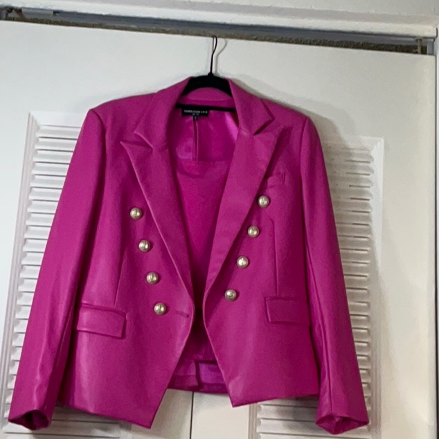 Elegant Pink Double-Breasted Women's Blazer